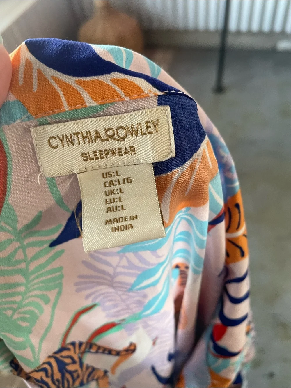 Cynthia Rowley Pajama Set Featuring a Tiger and Tropical Leaf Print Size M/L - Picture 10 of 11